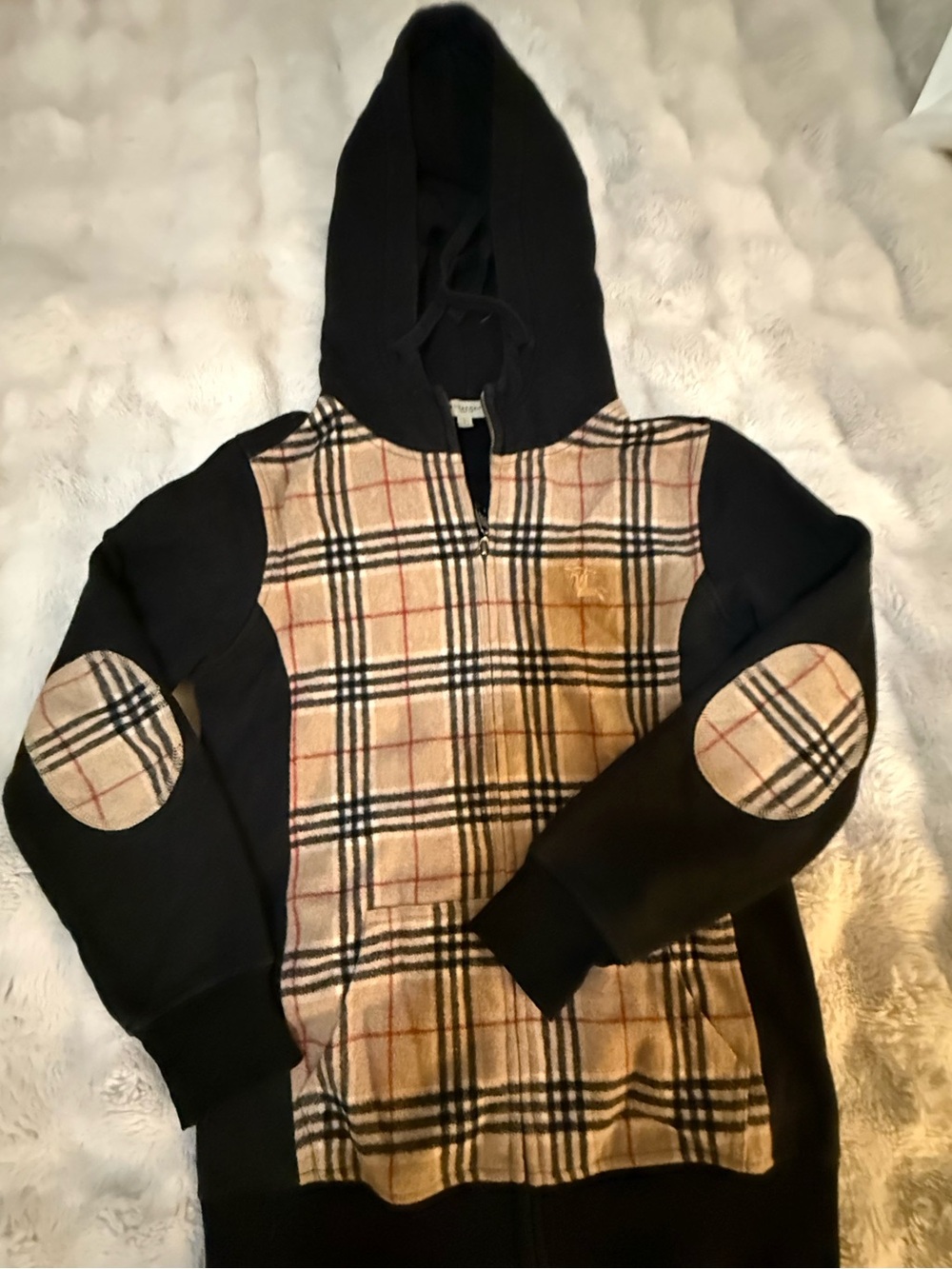 Luxury Style W’s Hooded Zip Sweater in Black with Tan Plaid Front